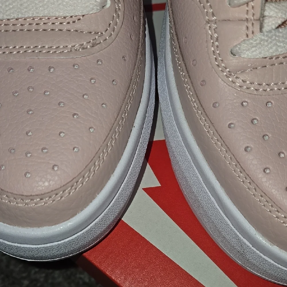 Nike Women's Cream Sneakers - Picture 7 of 10